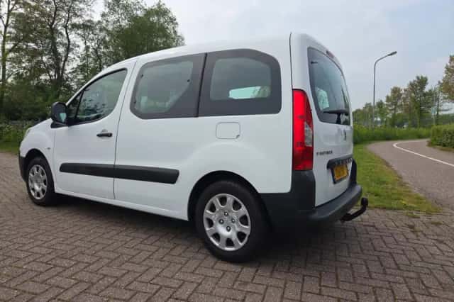 Peugeot Partner (2009) thumbnail 5
