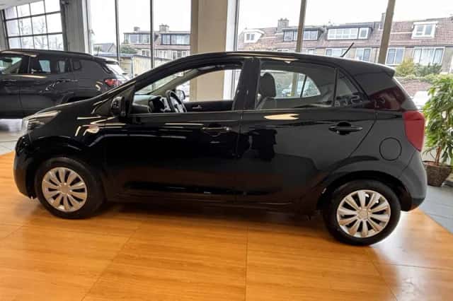 Kia Picanto (2023) thumbnail 4