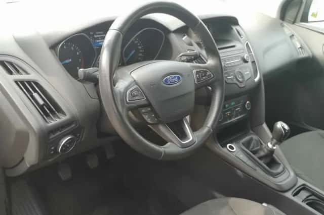 Ford Focus (2018) thumbnail 2