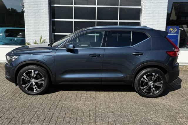 Volvo XC40 (2022) thumbnail 2