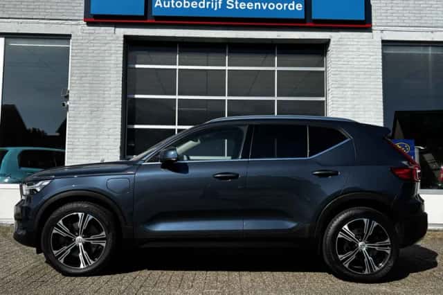 Volvo XC40 (2022) thumbnail 3