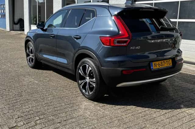 Volvo XC40 (2022) thumbnail 5