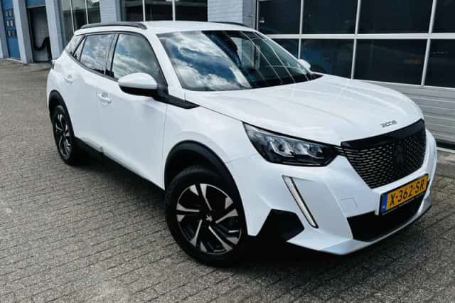 Peugeot 2008 (2021) thumbnail 3