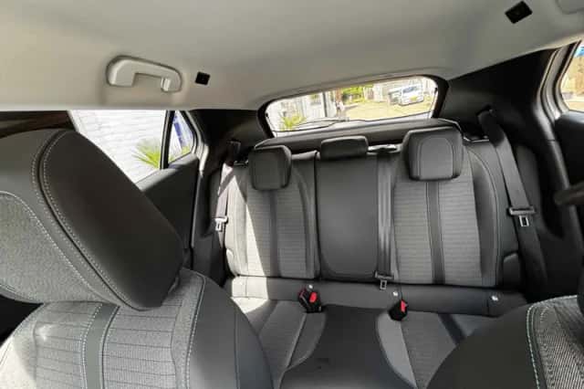 Peugeot 2008 (2021) thumbnail 5