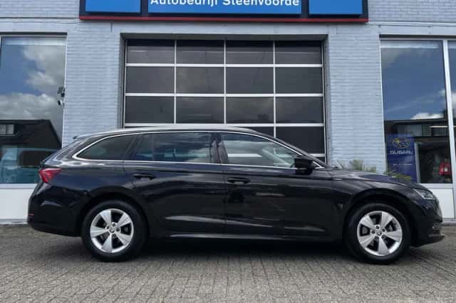 Škoda Octavia (2020) thumbnail 4