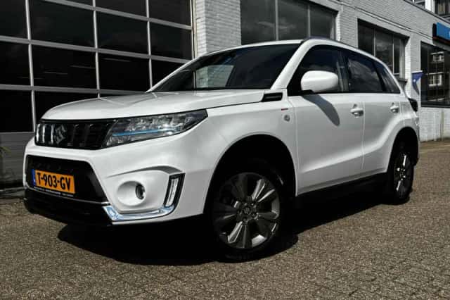 Suzuki Vitara (2022) thumbnail 3