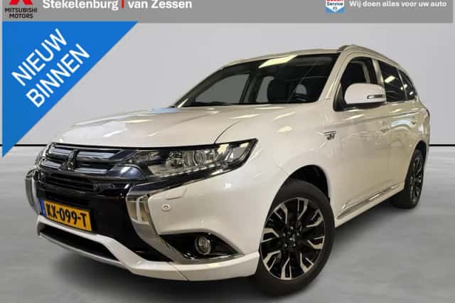 Mitsubishi Outlander (2016) thumbnail 1