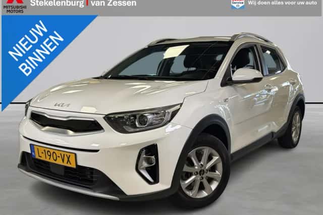 Kia Stonic (2021) thumbnail 1