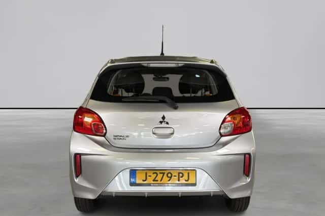 Mitsubishi Space Star (2020) thumbnail 4