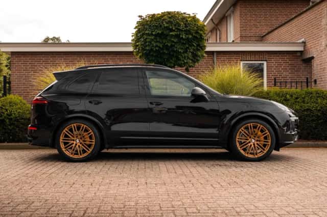 Porsche Cayenne (2016) thumbnail 4