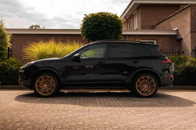 Porsche Cayenne (2016) thumbnail 5