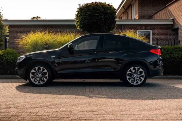 BMW X4 (2016) thumbnail 5