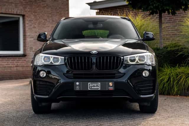 BMW X4 (2016) thumbnail 6