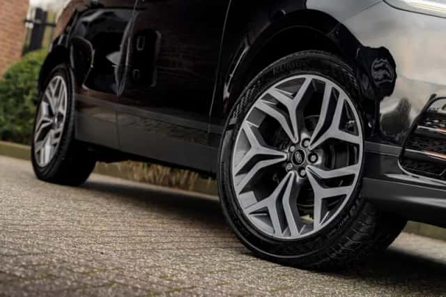 Land Rover Range Rover Velar (2018) thumbnail 3