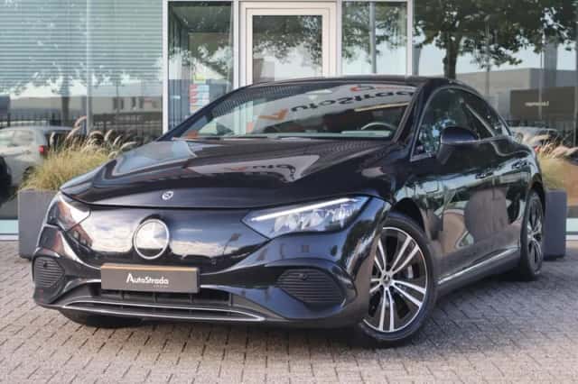 Mercedes-Benz EQE (2023) thumbnail 1