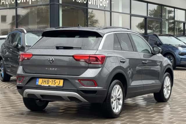Volkswagen T-Roc (2025) thumbnail 2