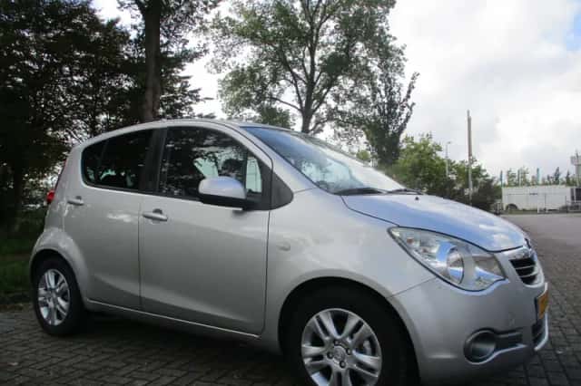 Opel Agila (2012) thumbnail 2