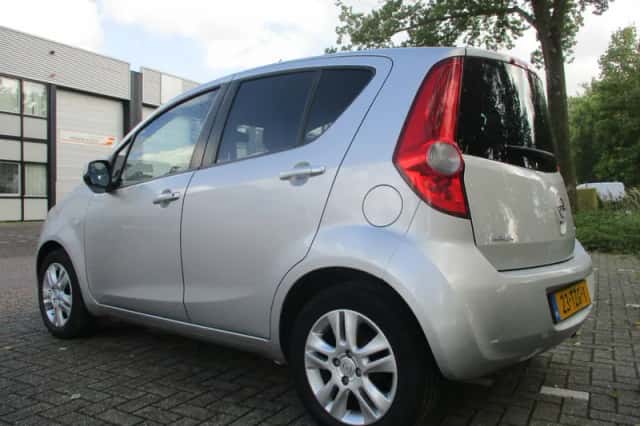 Opel Agila (2012) thumbnail 3
