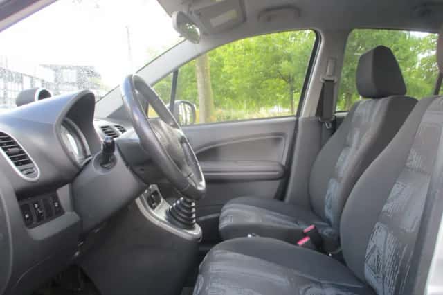 Opel Agila (2012) thumbnail 4