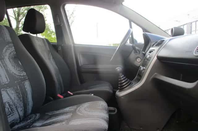 Opel Agila (2012) thumbnail 5