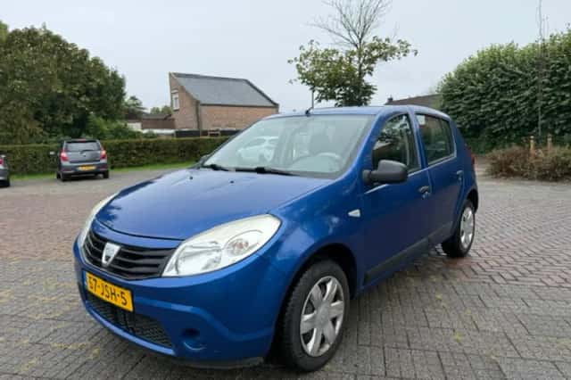 Dacia Sandero (2009) thumbnail 1