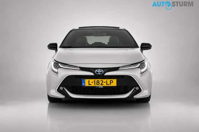 Toyota Corolla (2021) thumbnail 2
