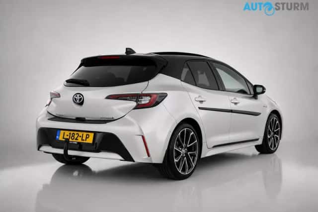 Toyota Corolla (2021) thumbnail 3