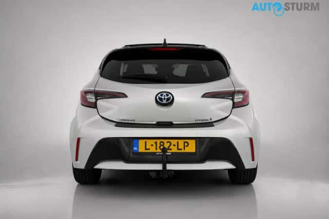 Toyota Corolla (2021) thumbnail 4