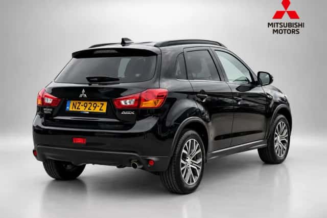 Mitsubishi ASX (2017) thumbnail 3