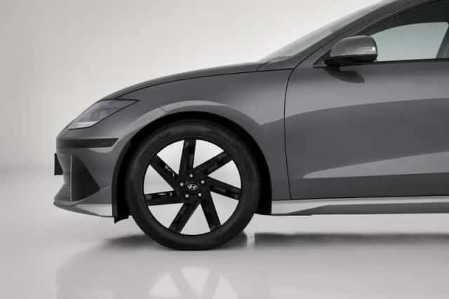 Hyundai Ioniq 6 (2023) thumbnail 6