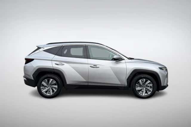 Hyundai Tucson (2024) thumbnail 3
