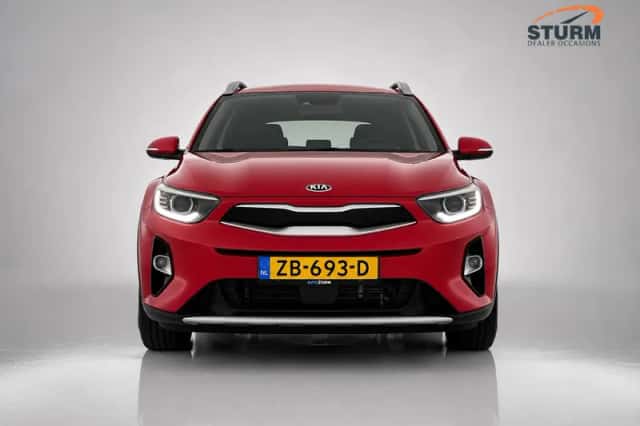Kia Stonic (2019) thumbnail 2