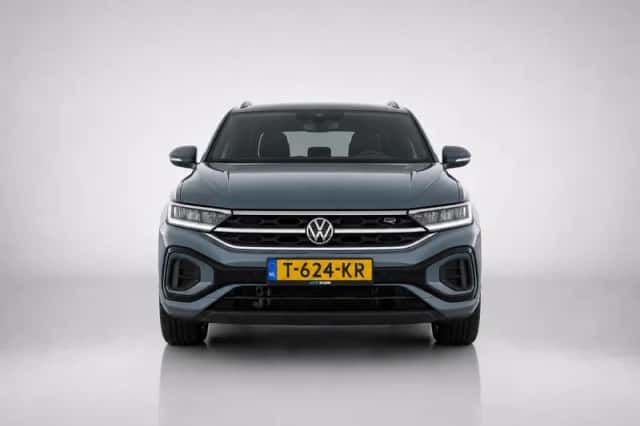 Volkswagen T-Roc (2023) thumbnail 2