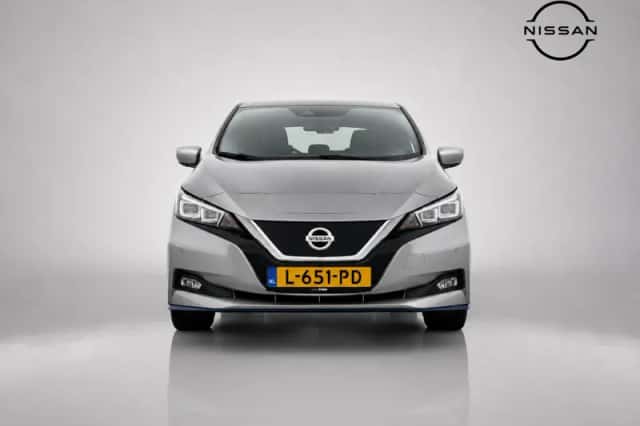 Nissan Leaf (2021) thumbnail 2