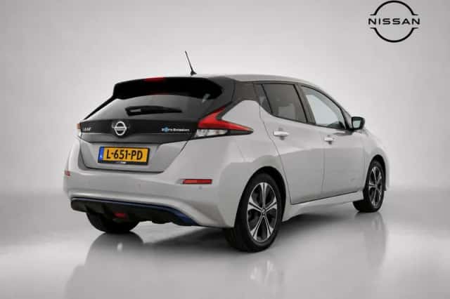 Nissan Leaf (2021) thumbnail 3