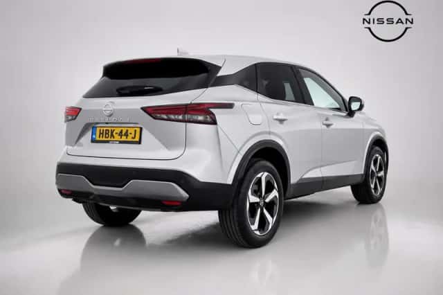 Nissan Qashqai (2023) thumbnail 3