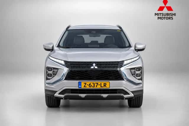 Mitsubishi Eclipse Cross (2022) thumbnail 2