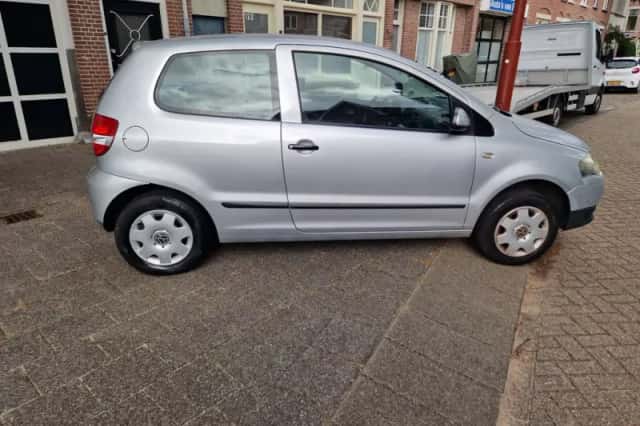 Volkswagen Fox (2007) thumbnail 2