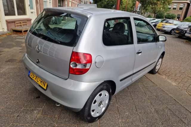 Volkswagen Fox (2007) thumbnail 3