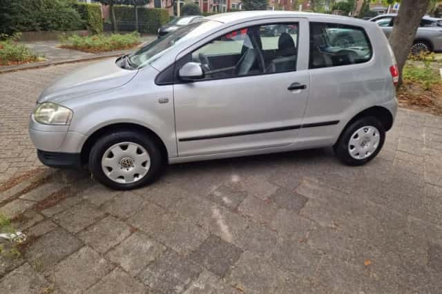 Volkswagen Fox (2007) thumbnail 5