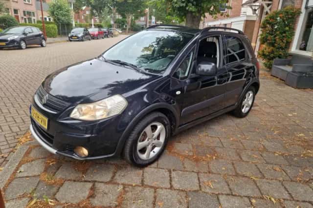 Suzuki SX4 (2007) thumbnail 3
