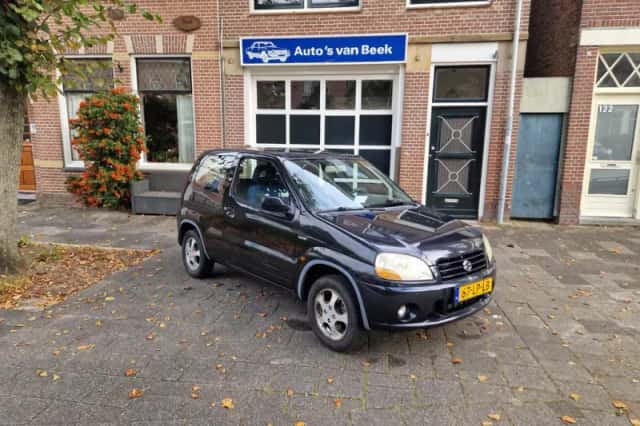 Suzuki Ignis (2003) thumbnail 1