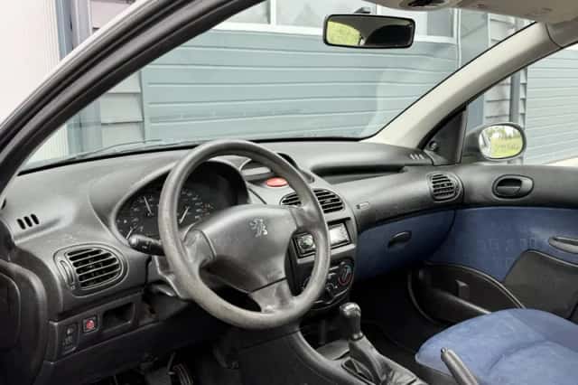 Peugeot 206 (2002) thumbnail 4