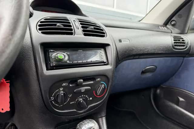 Peugeot 206 (2002) thumbnail 6