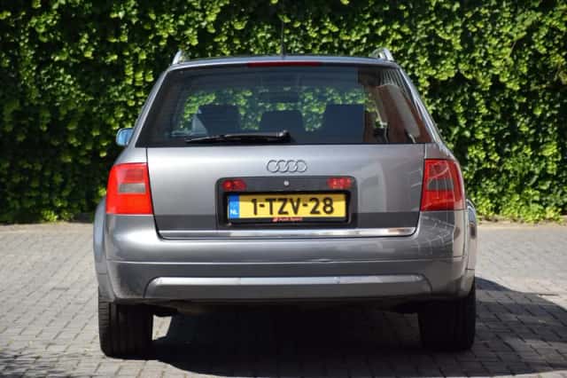 Audi S6 (1999) thumbnail 4