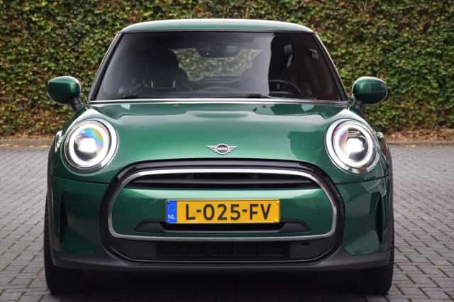MINI Cooper (2021) thumbnail 2