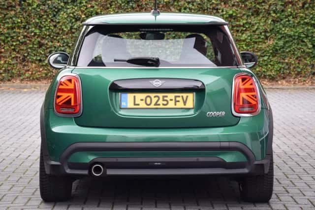 MINI Cooper (2021) thumbnail 6