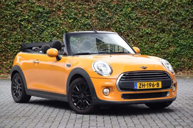 MINI Cabrio (2016) thumbnail 3