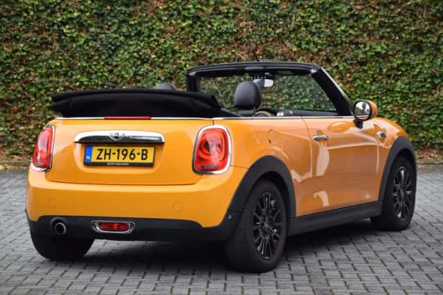 MINI Cabrio (2016) thumbnail 5