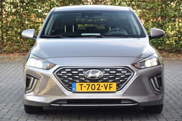 Hyundai Ioniq (2022) thumbnail 2